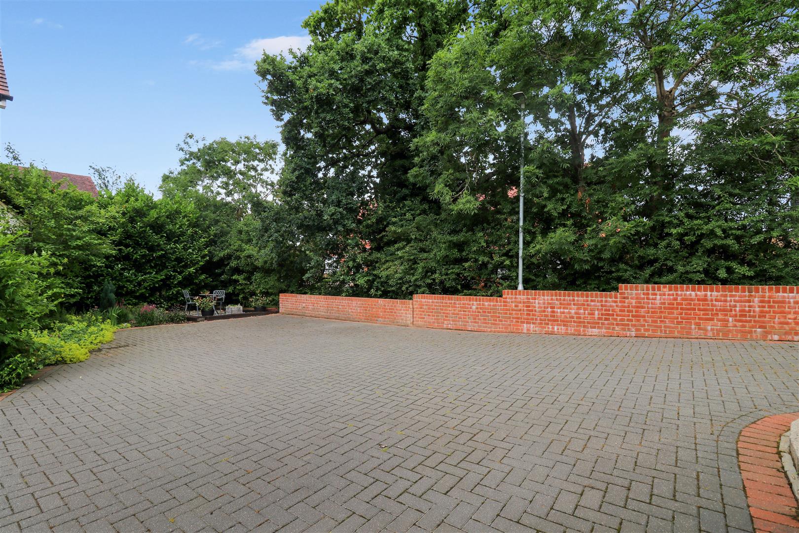 Teeswater Way, Whitehouse, Milton Keynes